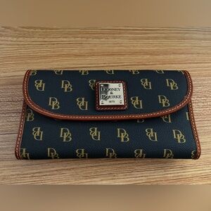Dooney & Bourke Black and Tan Logo Wallet